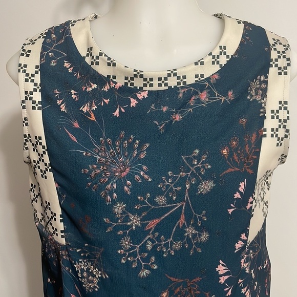 Zara Blue and White Geometric Crop Size S - Picture 3 of 6